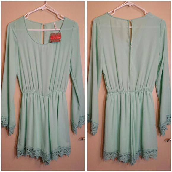 Pants - NWT Mint green lace trimmed romper